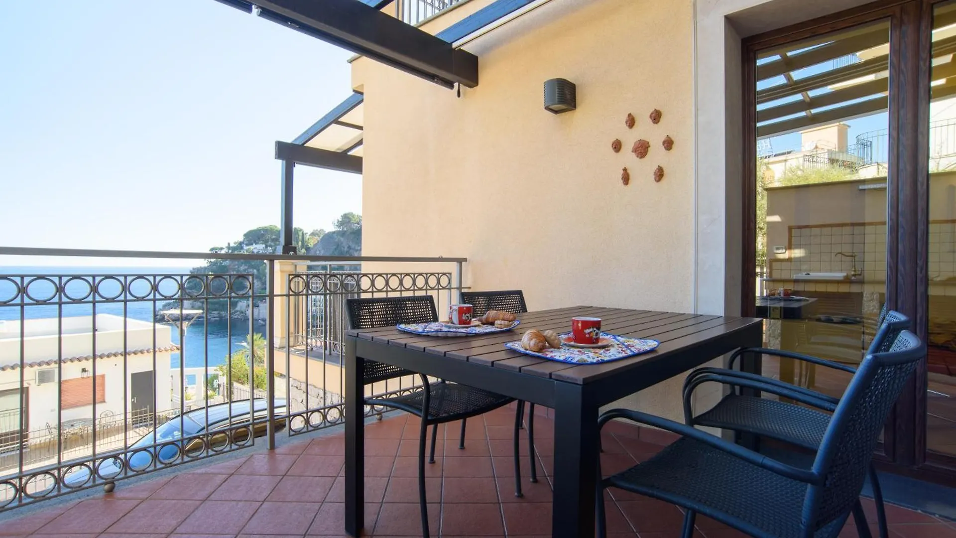 Dhome Baia Mazzaro' Taormina Italien